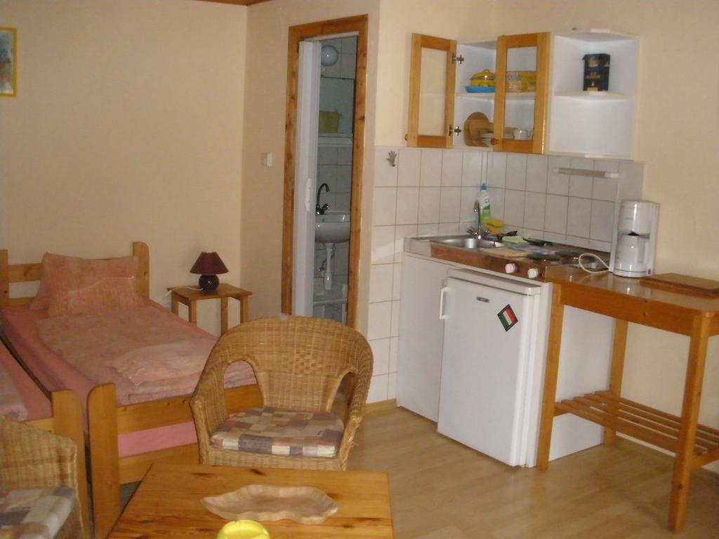 Mirtill Apartmanház Hévíz Pokoj fotografie